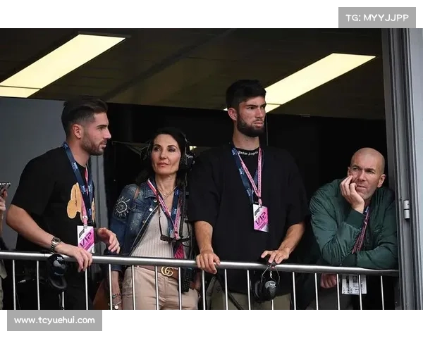 齐达内次子卢卡加盟西乙格拉纳达，期待在西班牙赛场崭露头角(卢卡·齐达内躲球)